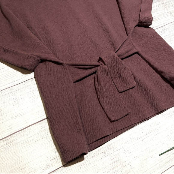 EXPRESS Textured Tie Waist Rolled Sleeve Tee in Thornberry - Picture 4 of 12